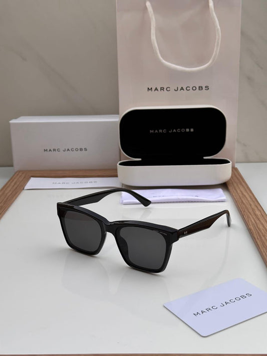 MARC JACOBS